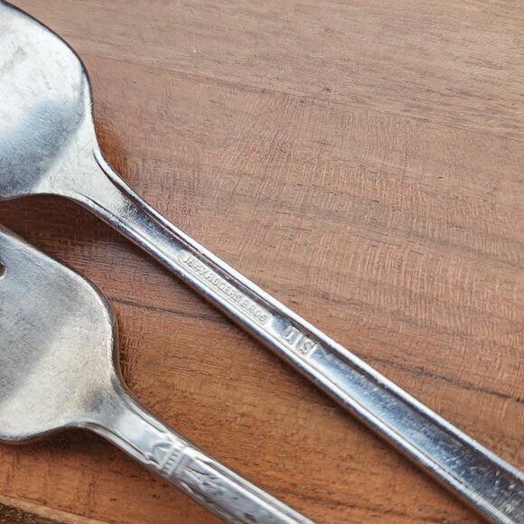 4) 1837 Rogers First Love Dinner Fork 7.5” International Slverplate art deco - Picture 7 of 10